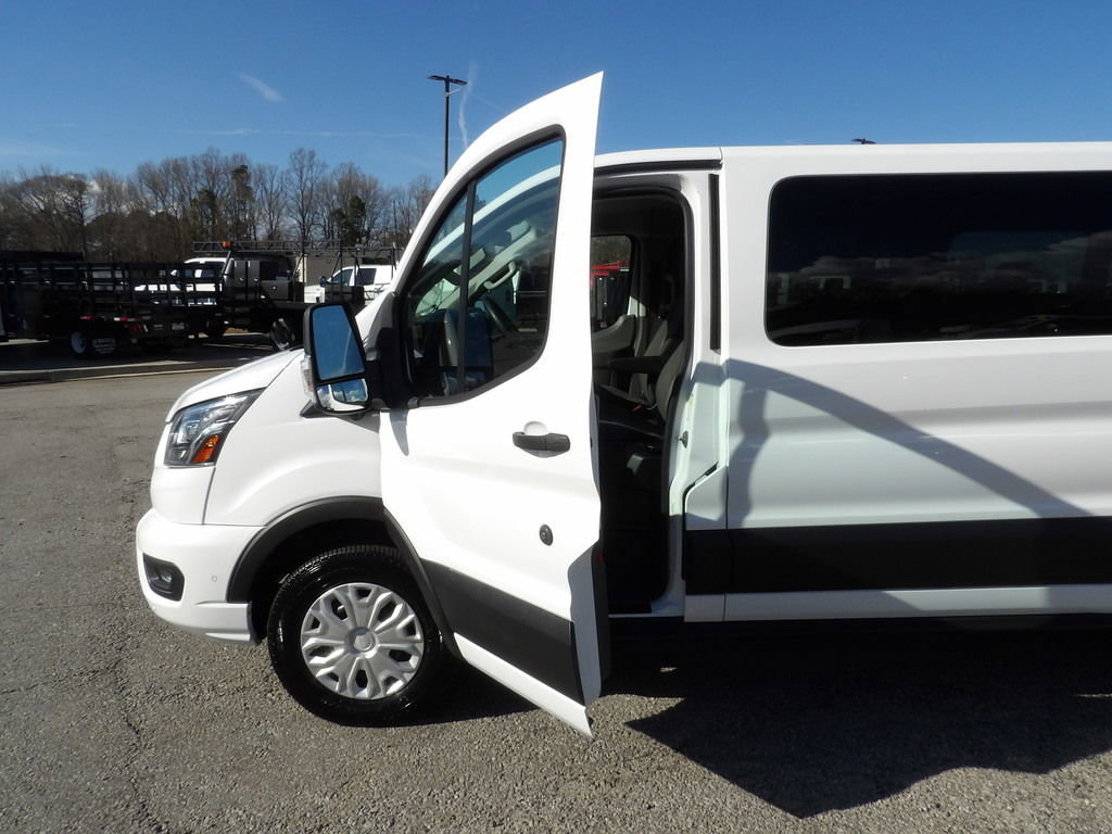 Used 2023 Ford Transit 350 XLT RWD image 13
