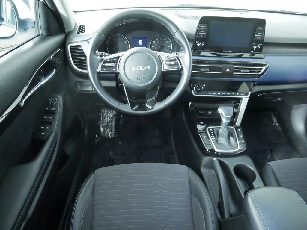 Certified 2023 Kia Seltos S image 20