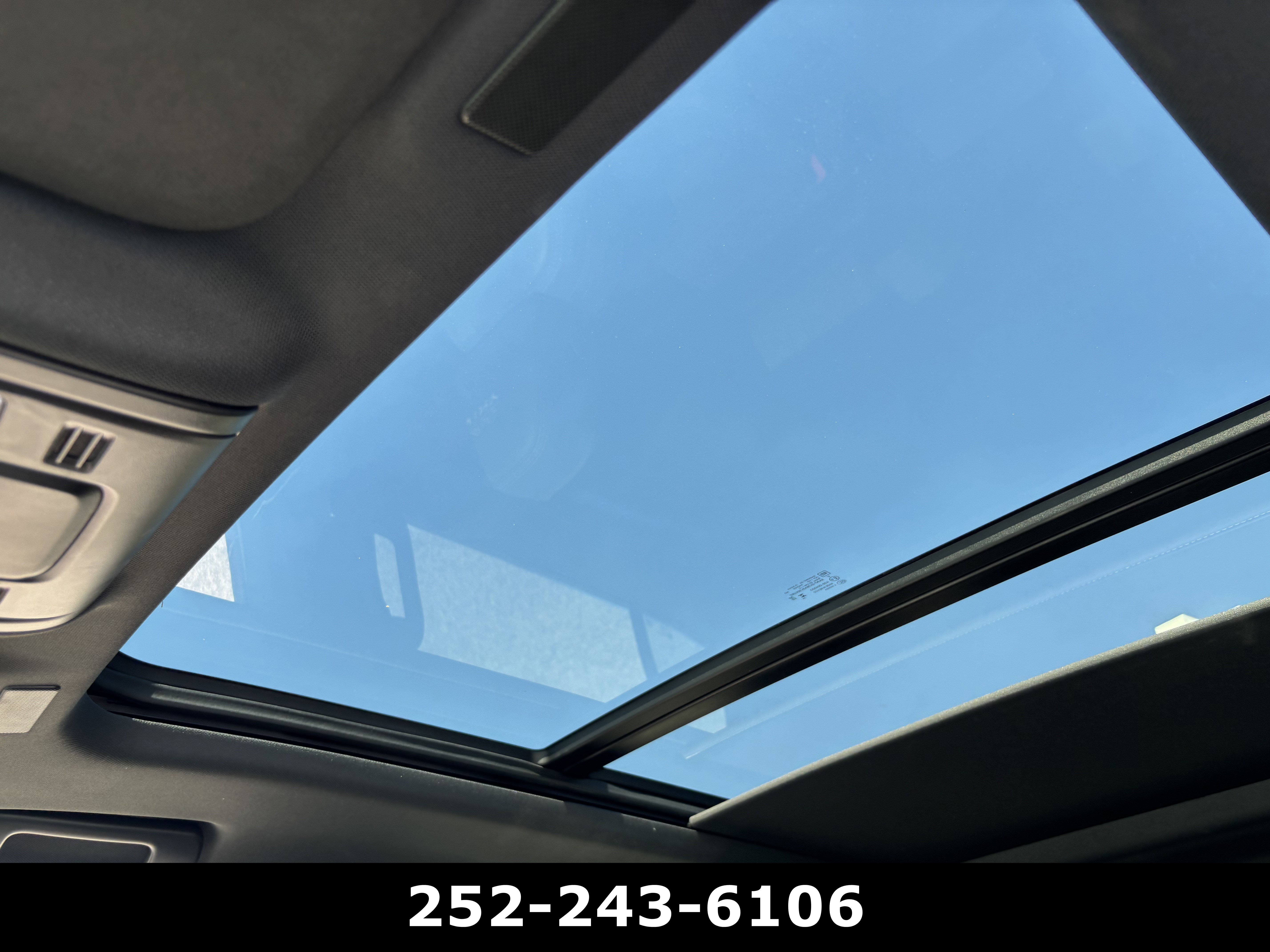 Used 2025 Chevrolet Tahoe High Country AWD/4WD image 45