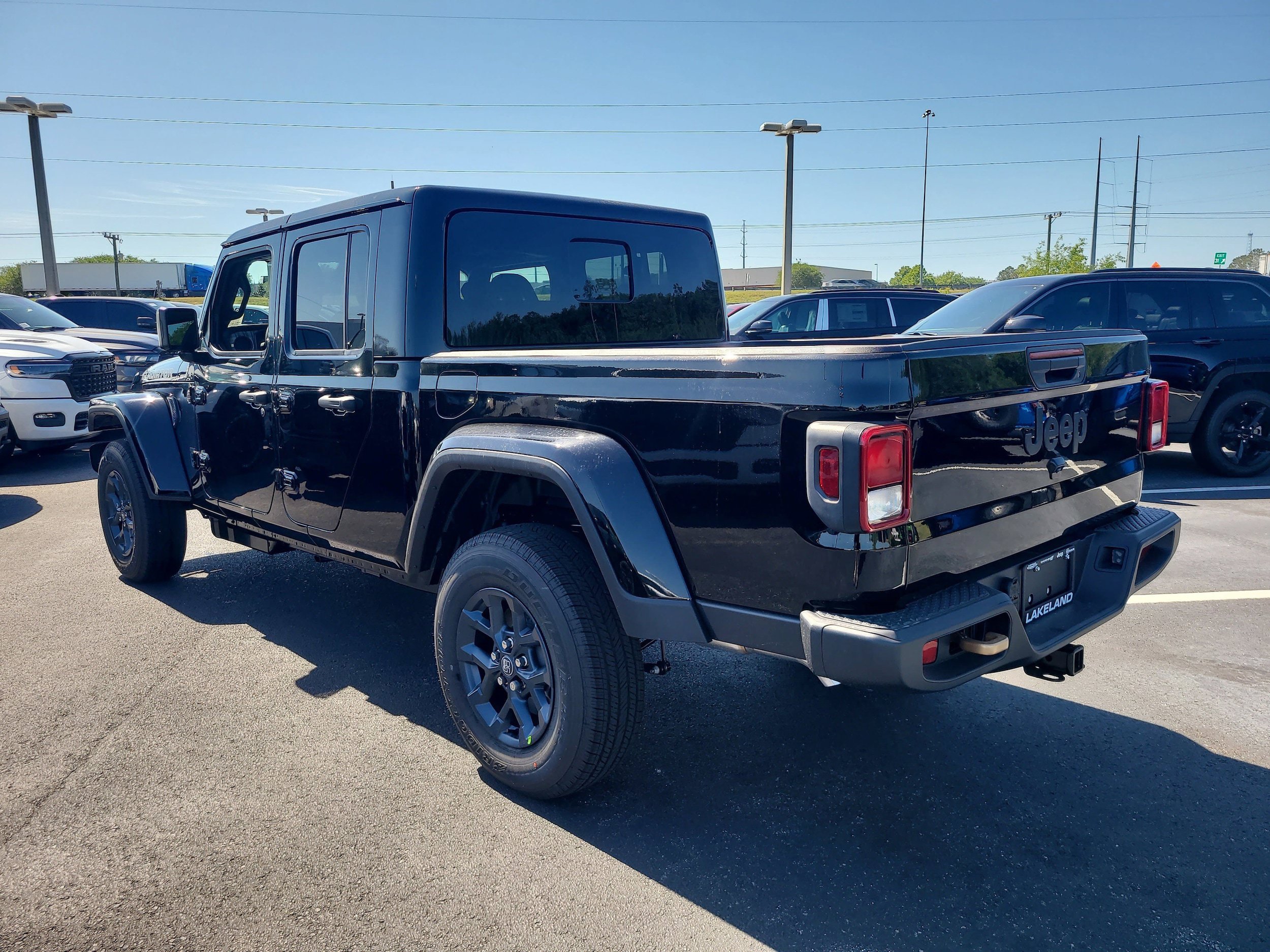 New 2026 Jeep Gladiator Sport AWD/4WD image 8