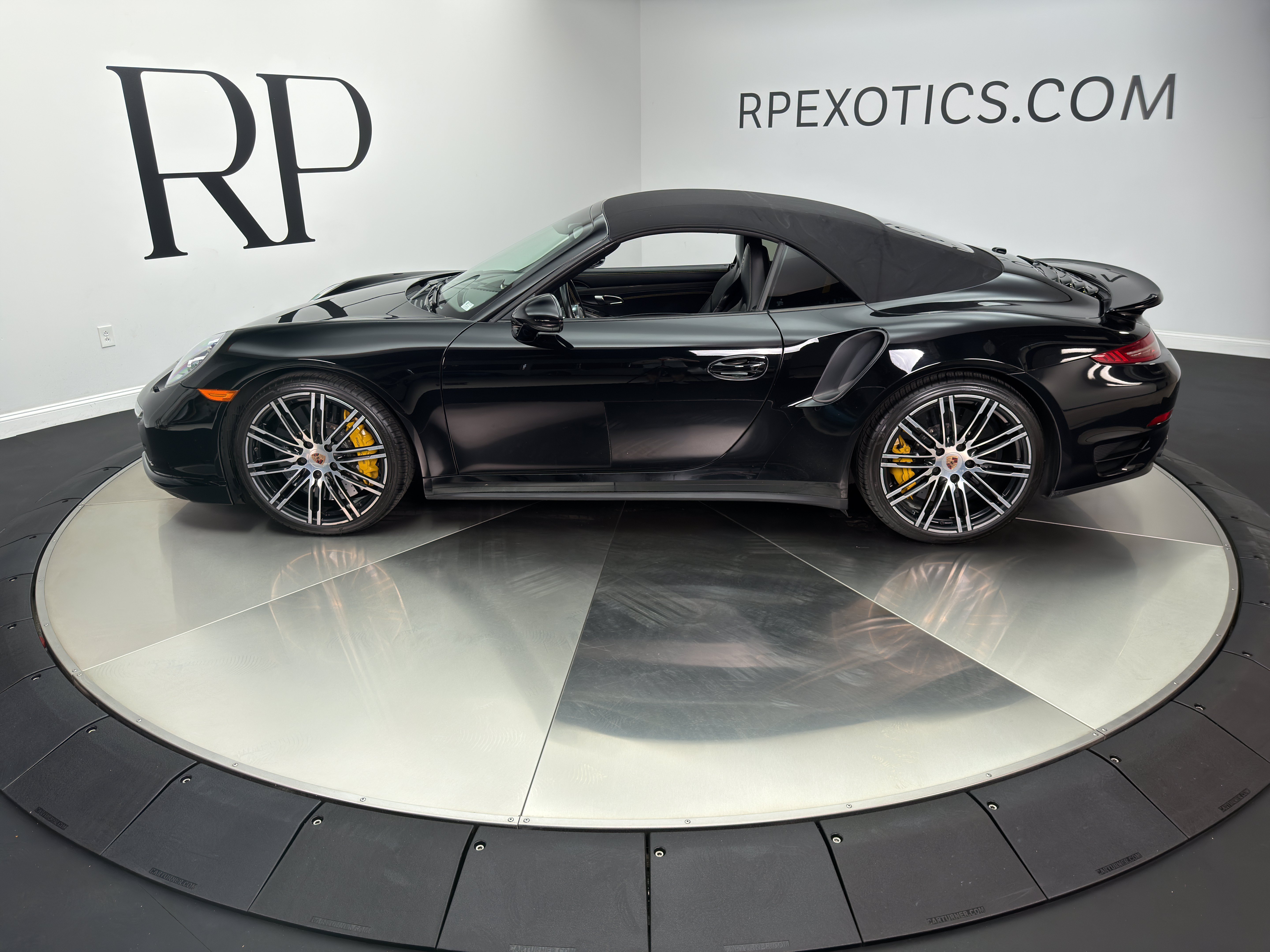 Used 2015 Porsche 911 Turbo S AWD/4WD image 14