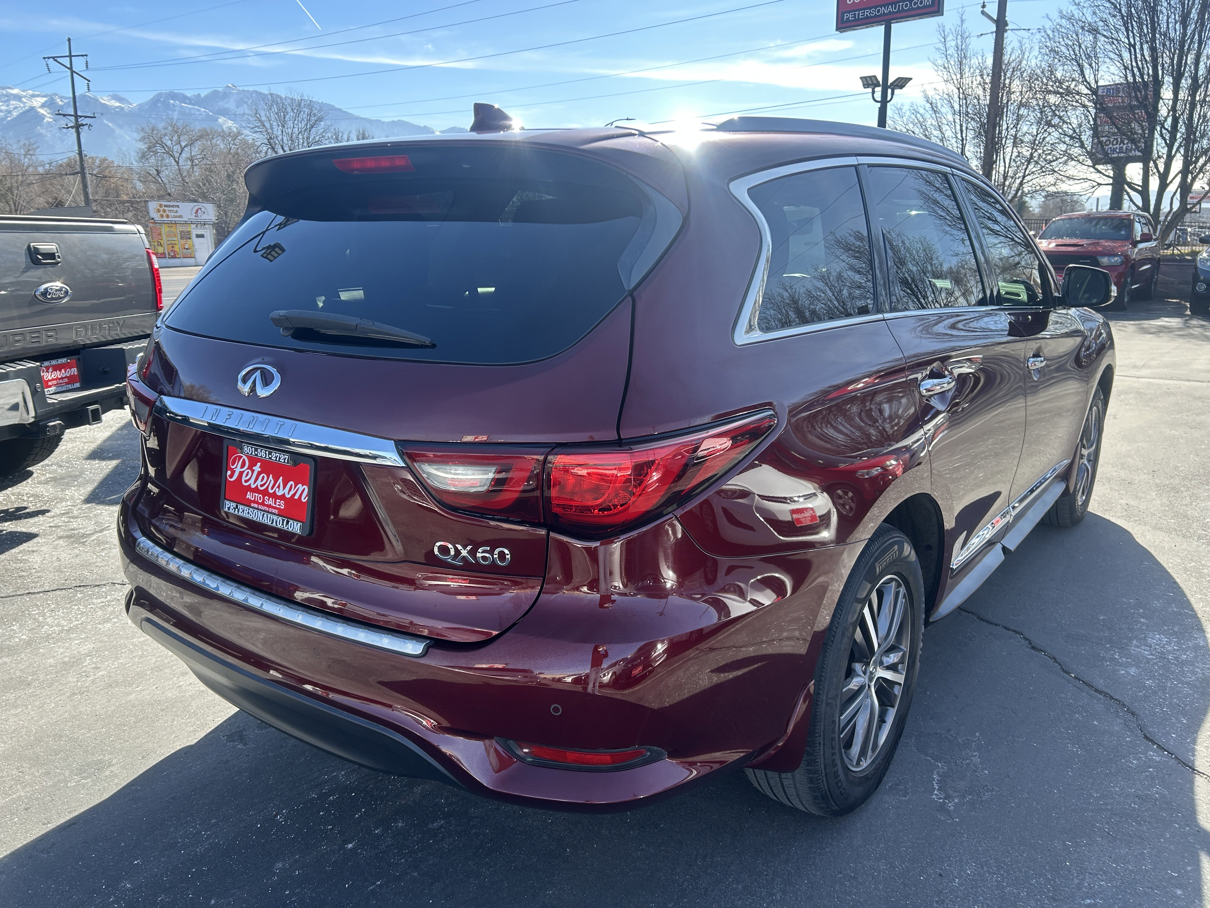 Used 2019 INFINITI QX60 Luxe w/ Essential Package image 7