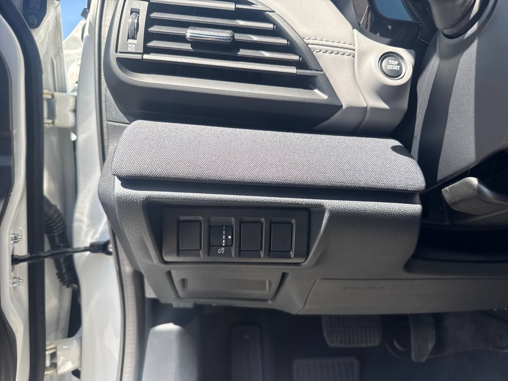 Used 2025 Subaru Outback Premium AWD/4WD image 13