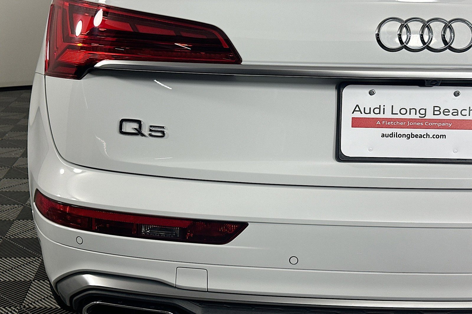 Used 2023 Audi Q5 2.0T Premium w/ Convenience Package image 17