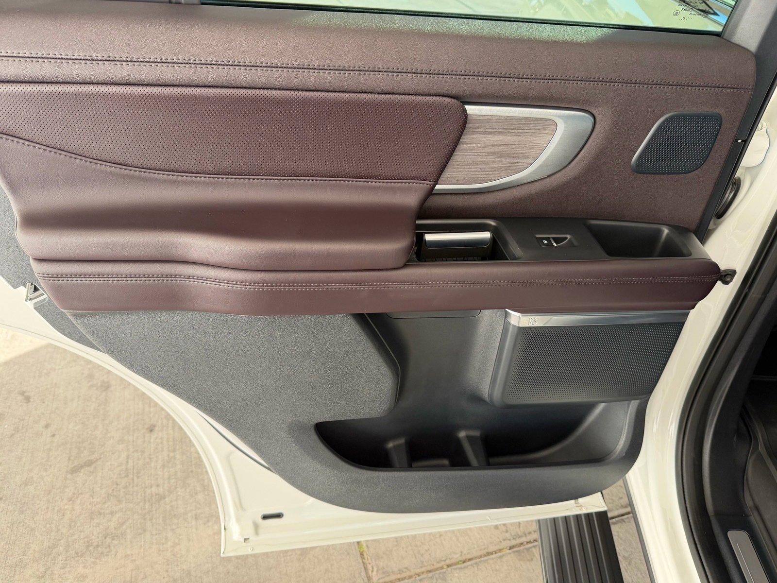 Used 2025 Ford Expedition Platinum w/ Platinum Ultimate Package image 18