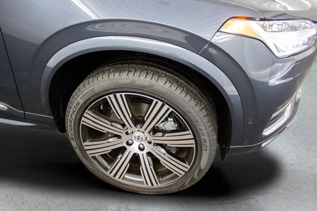 Certified 2025 Volvo XC90 B6 Plus w/ Protection Package Premier image 13