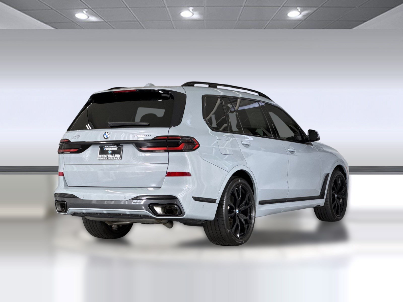 Used 2024 BMW X7 xDrive40i w/ M Sport Package AWD/4WD image 8
