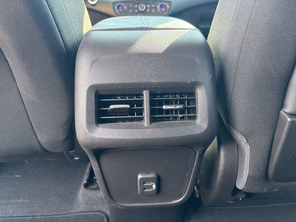 Used 2022 GMC Terrain SLE w/ Driver Convenience Package image 13