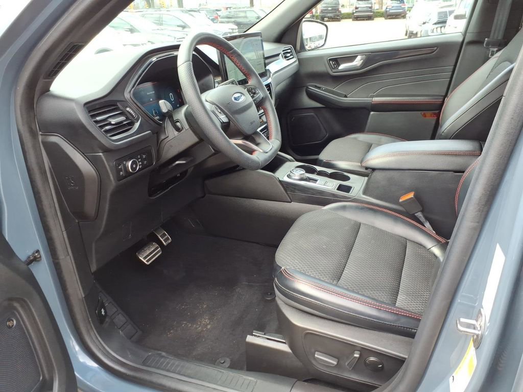 Used 2023 Ford Escape ST-Line Select w/ Tech Pack #2 image 10