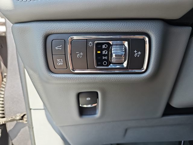Used 2021 Lincoln Nautilus Reserve w/ Equipment Group 201A FWD image 30