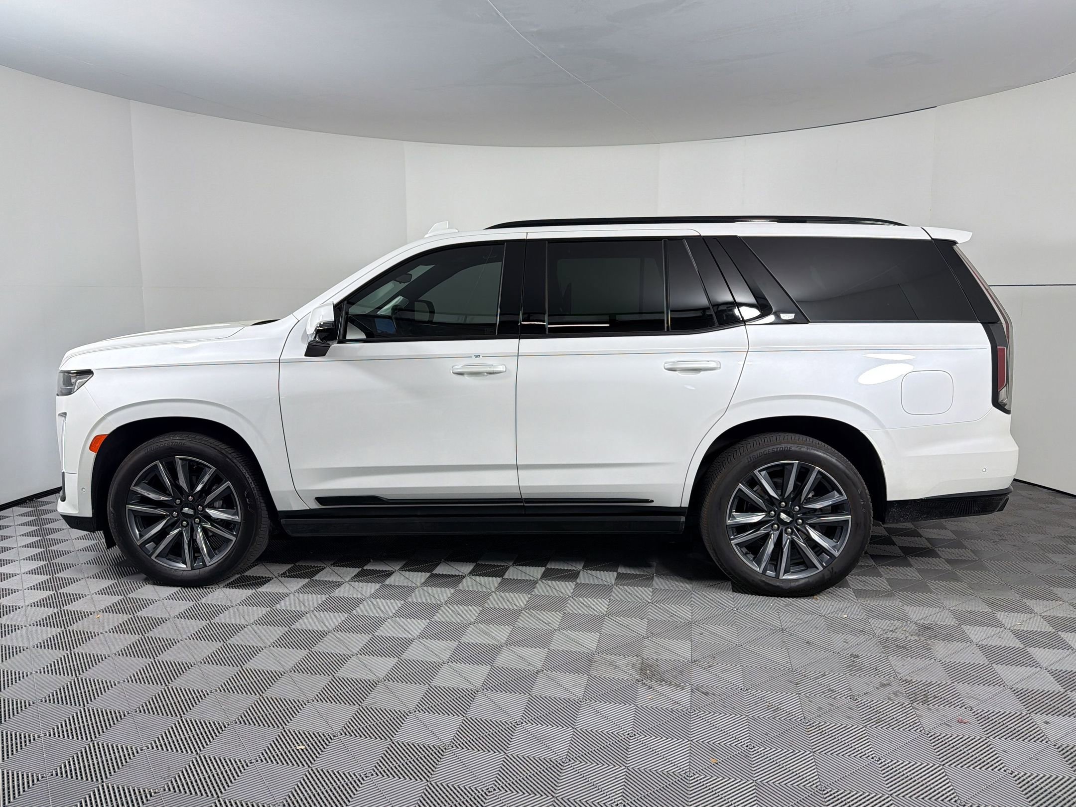 Used 2023 Cadillac Escalade Sport Platinum w/ Heavy-Duty Trailer Package image 2