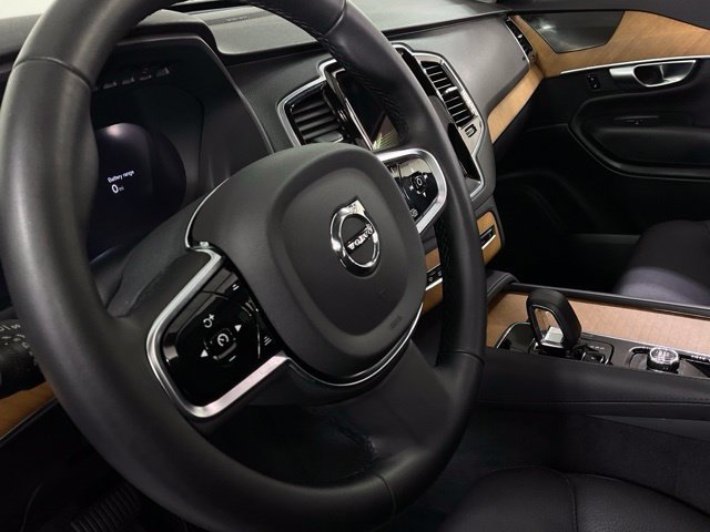 Certified 2024 Volvo XC90 T8 Plus w/ Protection Package Premier AWD/4WD image 17