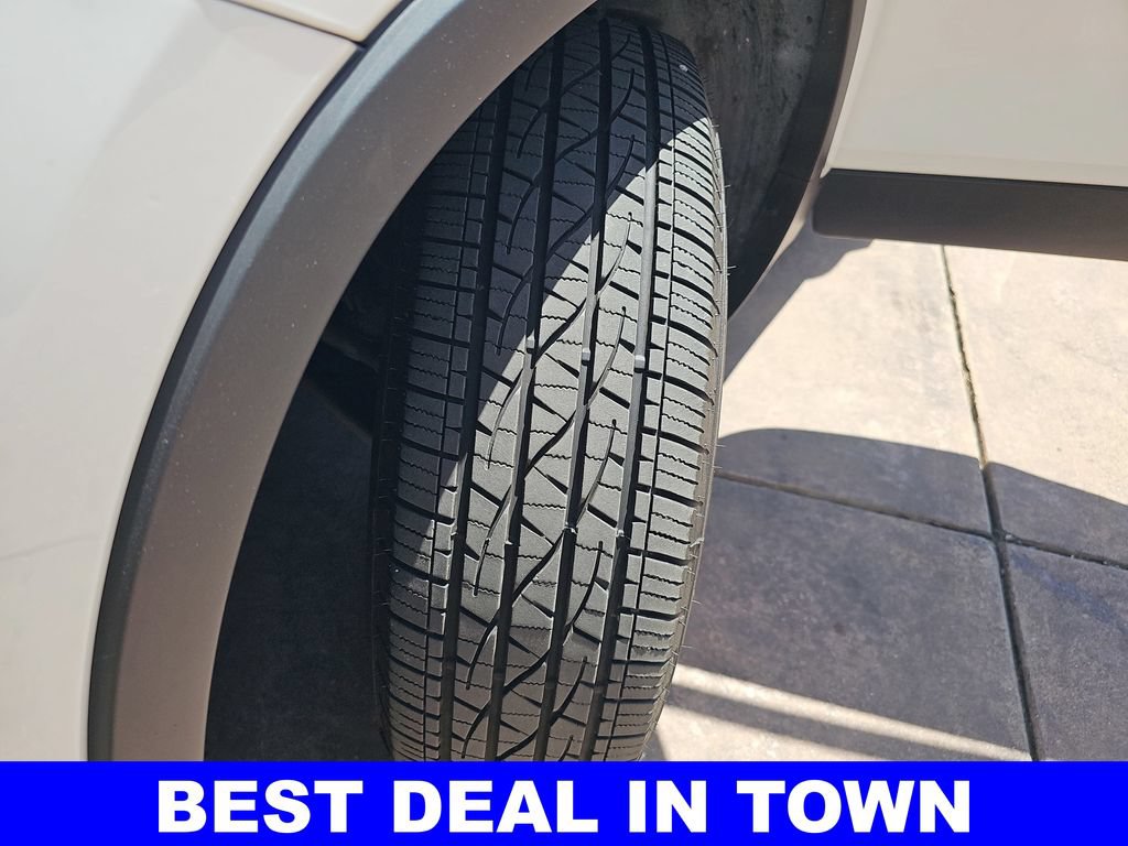 Used 2022 Chevrolet Trax LT w/ Driver Confidence Package AWD/4WD image 34