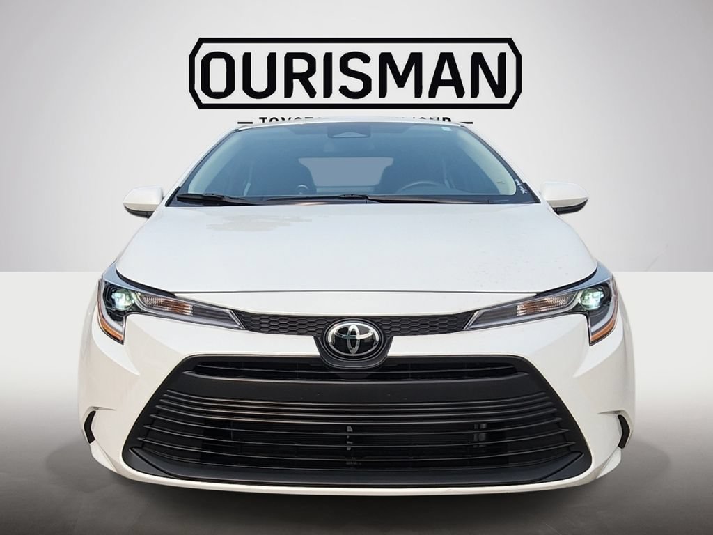 Certified 2025 Toyota Corolla LE FWD image 2