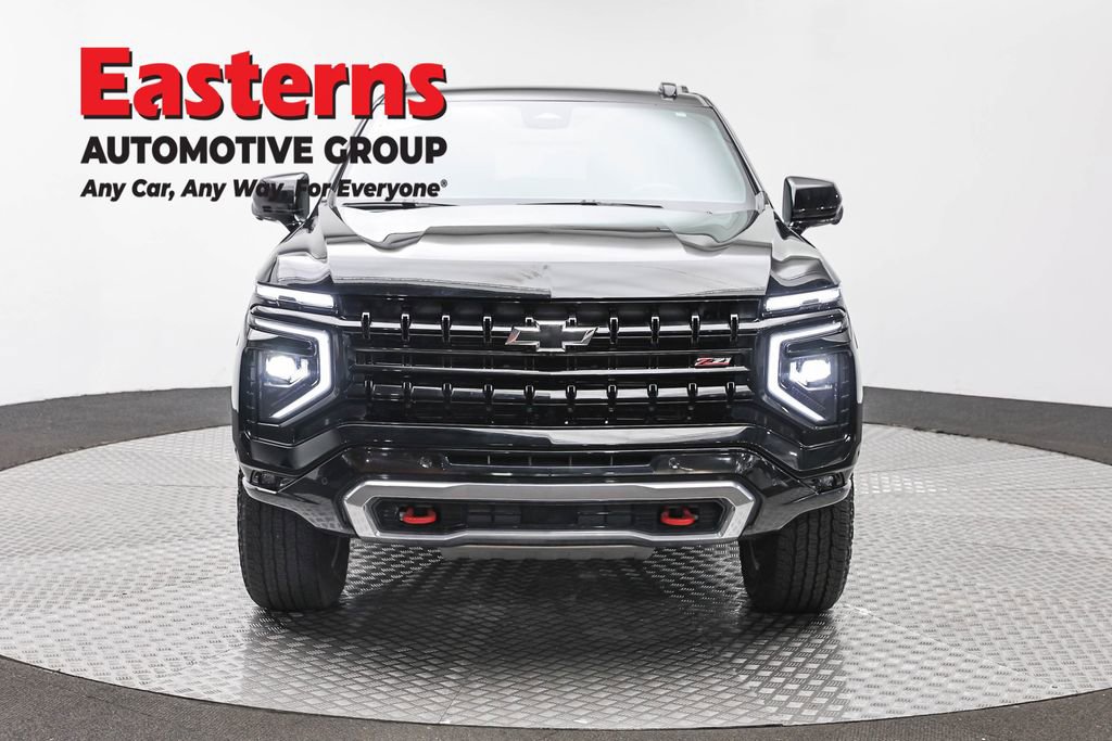 Used 2025 Chevrolet Suburban Z71 AWD/4WD image 2