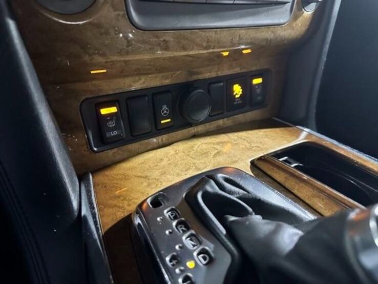 Used 2011 INFINITI QX56 2WD w/ Theater Pkg image 24
