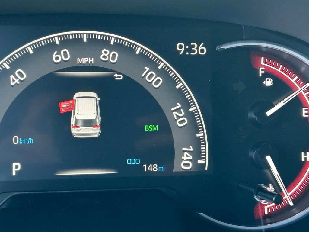 Used 2025 Toyota RAV4 XLE image 16