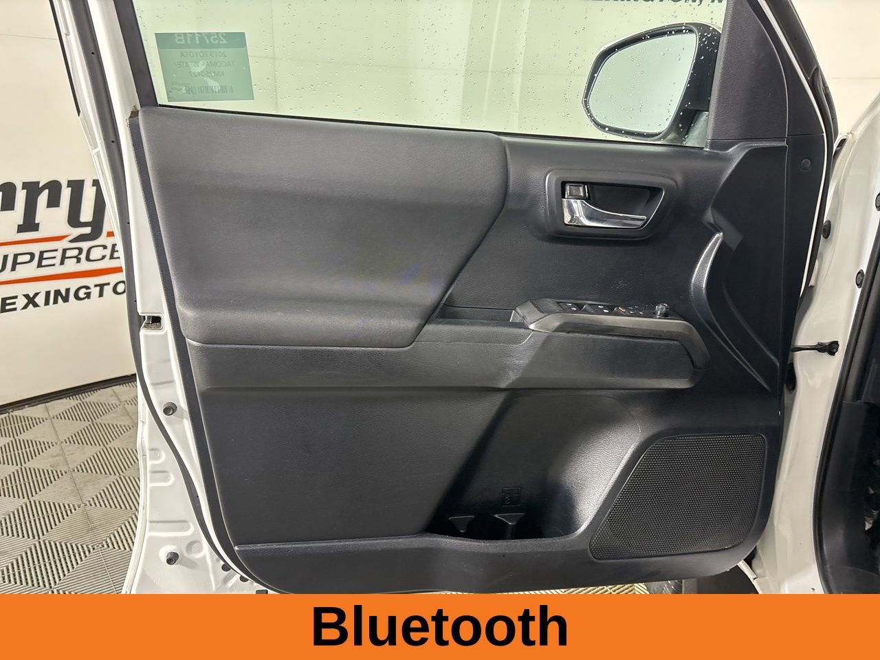 Used 2019 Toyota Tacoma TRD Off-Road image 9