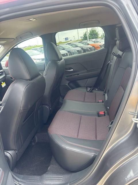 New 2025 Nissan Kicks SR image 16