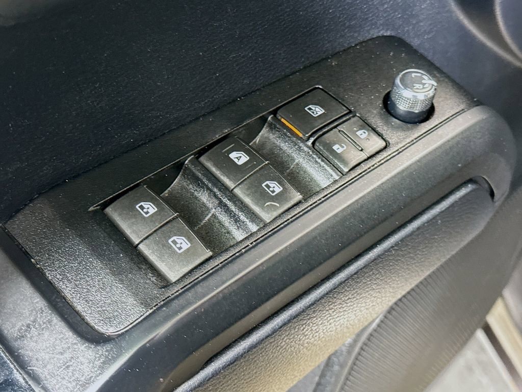 Used 2017 Toyota Tacoma SR RWD image 17