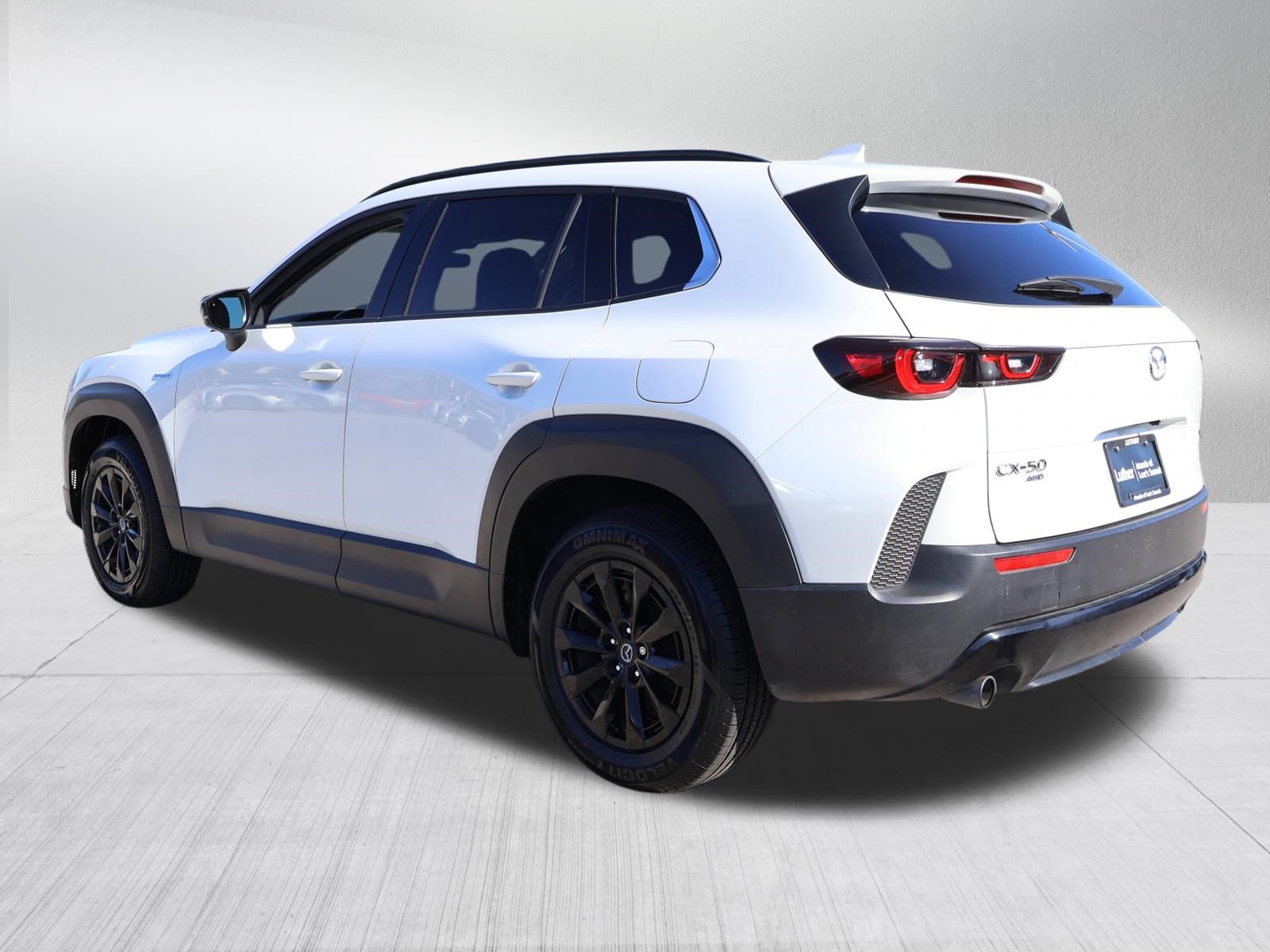 Used 2025 MAZDA CX-50 AWD 2.5 Hybrid w/ Premium Pkg image 5