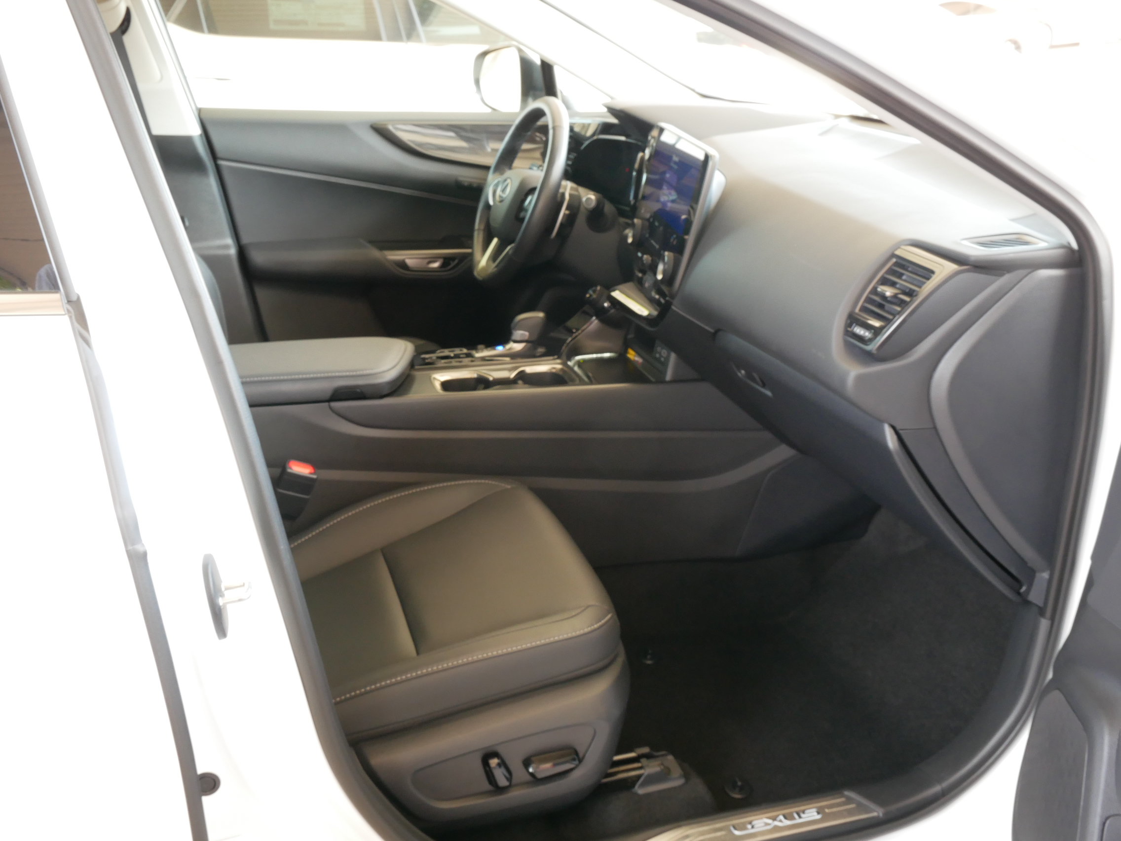 Certified 2026 Lexus NX 350 AWD w/ Accessory Package (2T) image 10