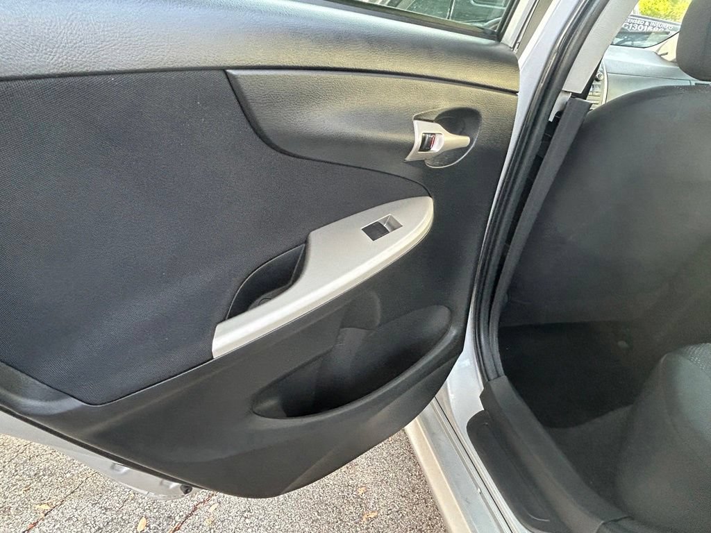 Used 2010 Toyota Corolla S FWD image 35