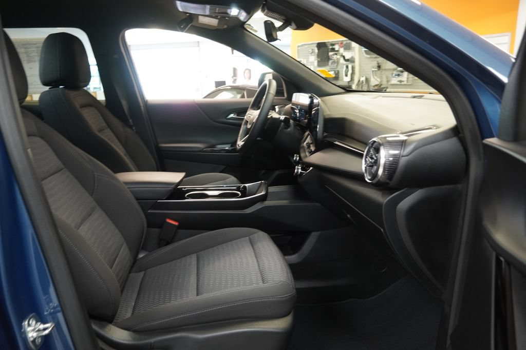 Used 2025 Chevrolet Equinox LT w/ Safety and Technology Package AWD/4WD image 36