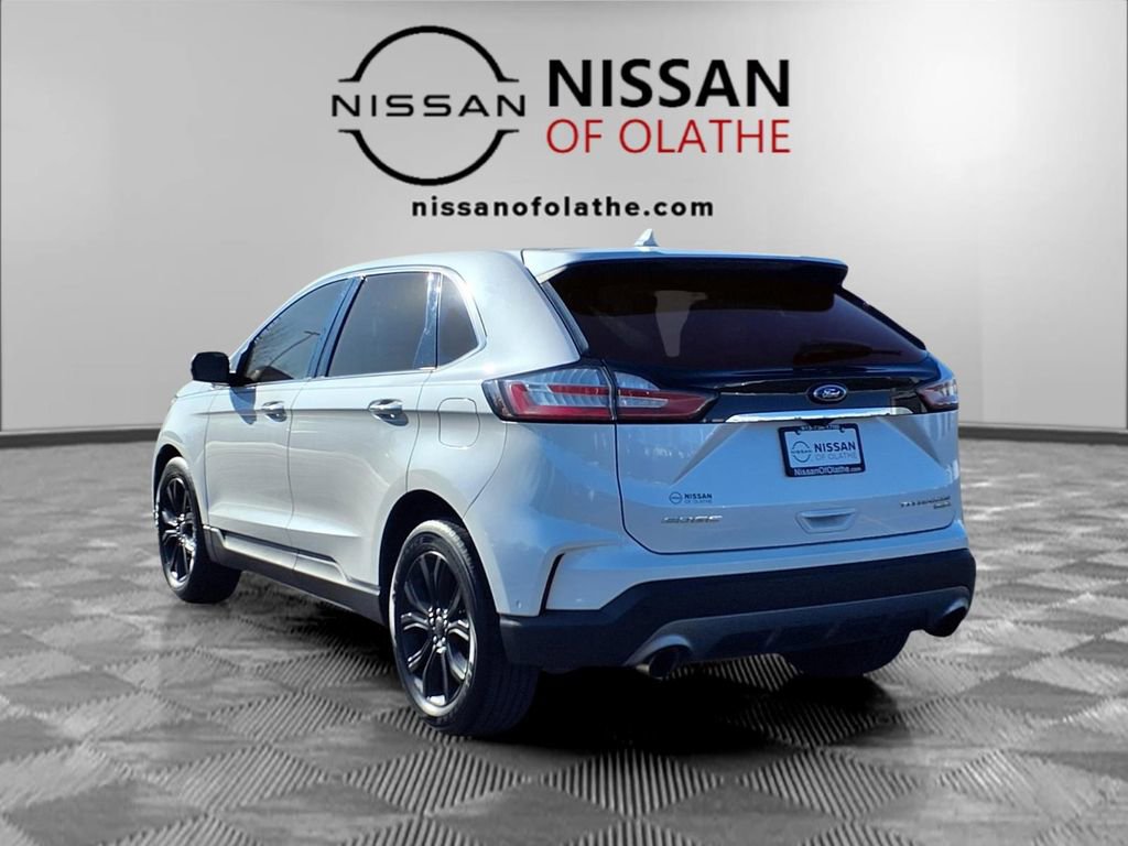 Used 2019 Ford Edge Titanium w/ Equipment Group 301A image 3