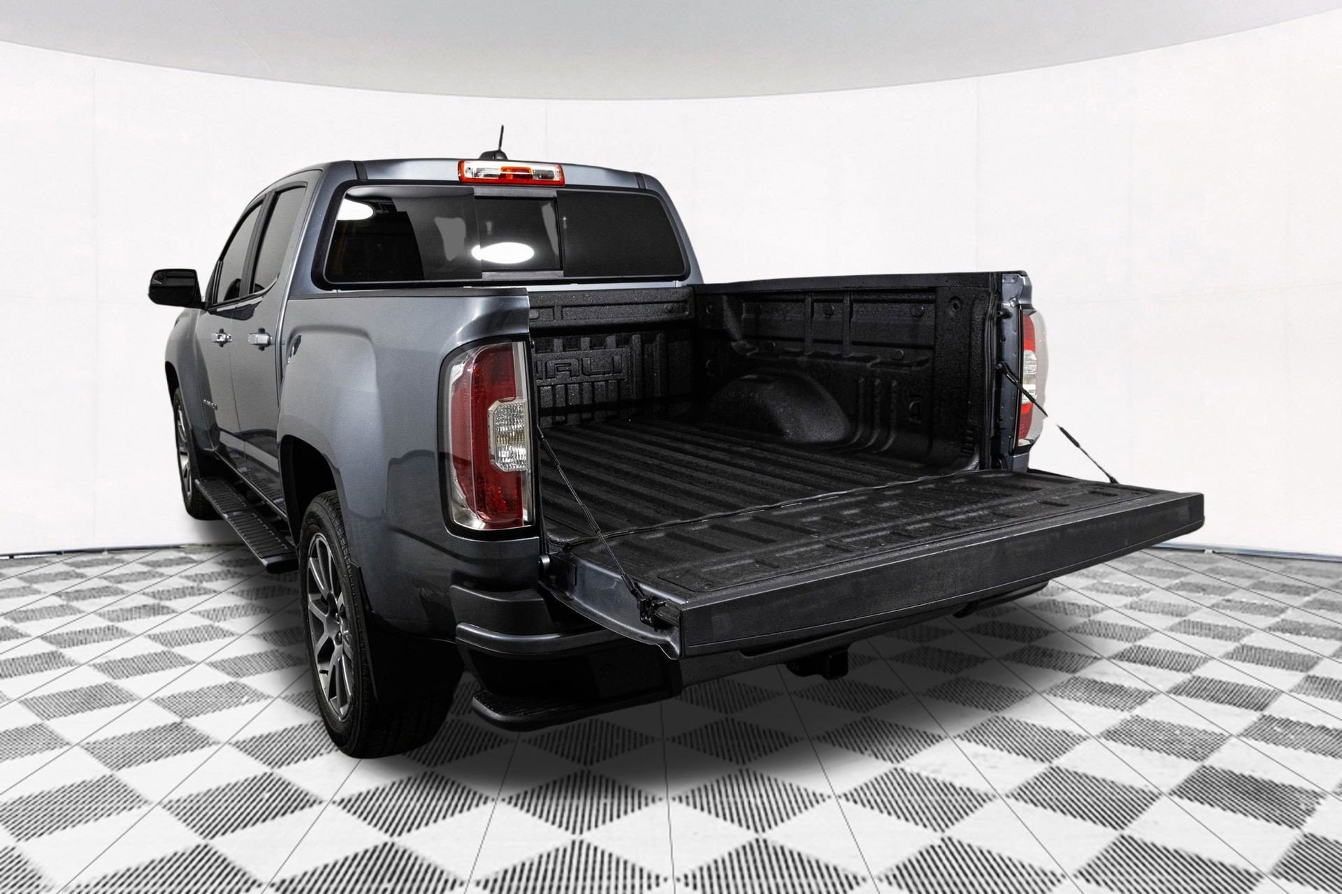 Certified 2022 GMC Canyon Denali image 14