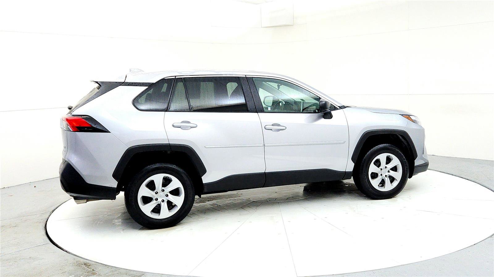 Used 2024 Toyota RAV4 LE image 6