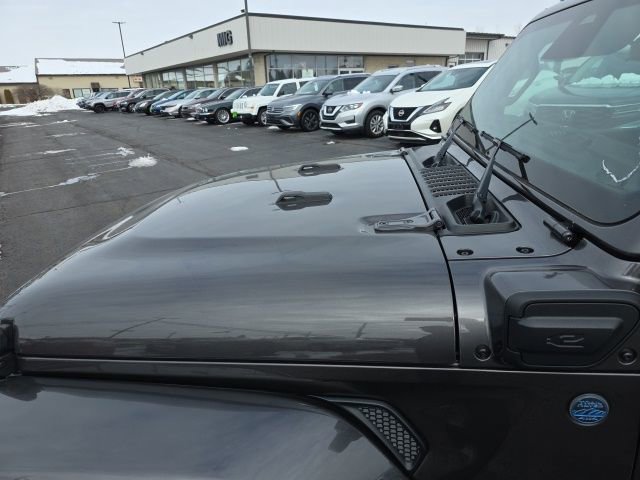 Used 2025 Jeep Wrangler Unlimited Sahara w/ Safety Group image 53