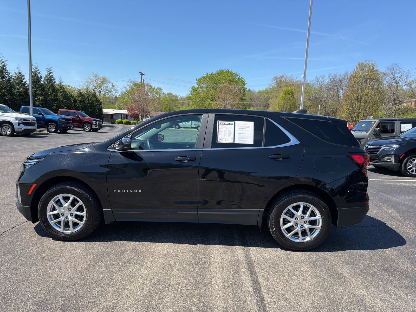 Used 2024 Chevrolet Equinox LT AWD/4WD image 2