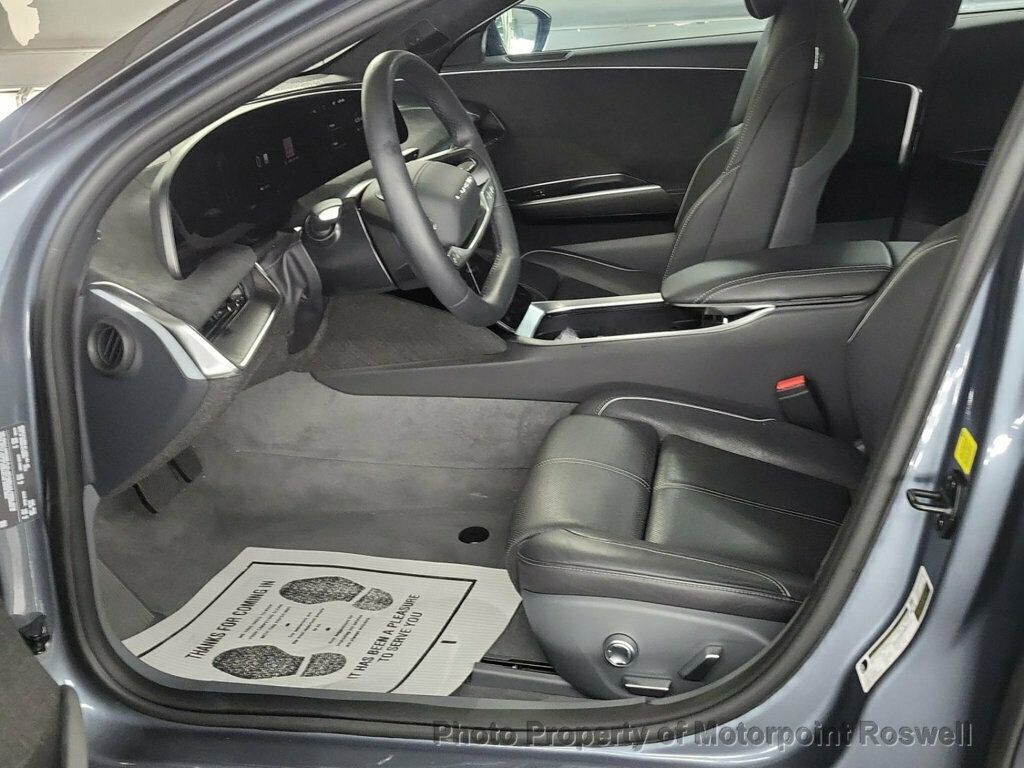 Used 2024 Lucid Air Grand Touring image 3