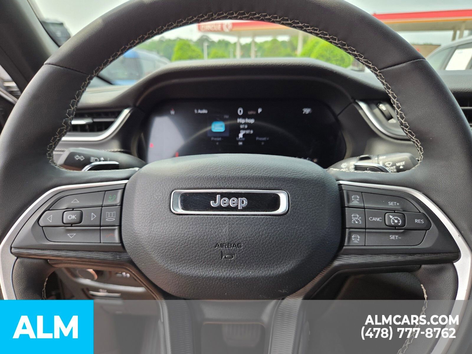 Used 2024 Jeep Grand Cherokee Altitude image 25