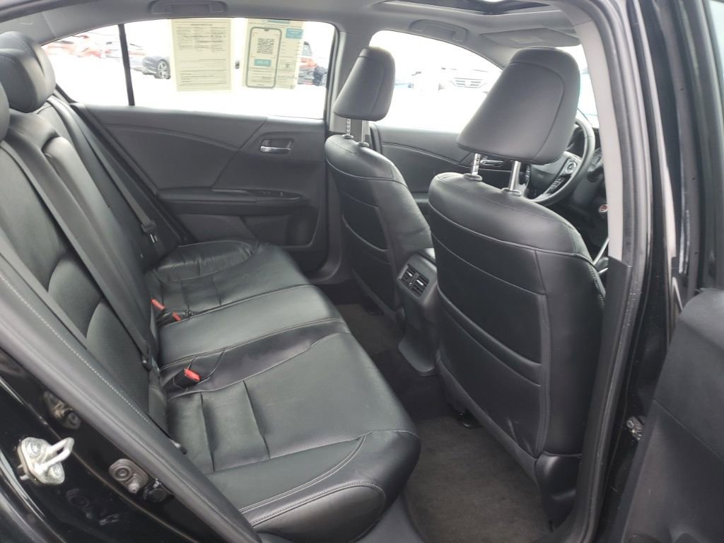 Used 2016 Honda Accord Touring image 28
