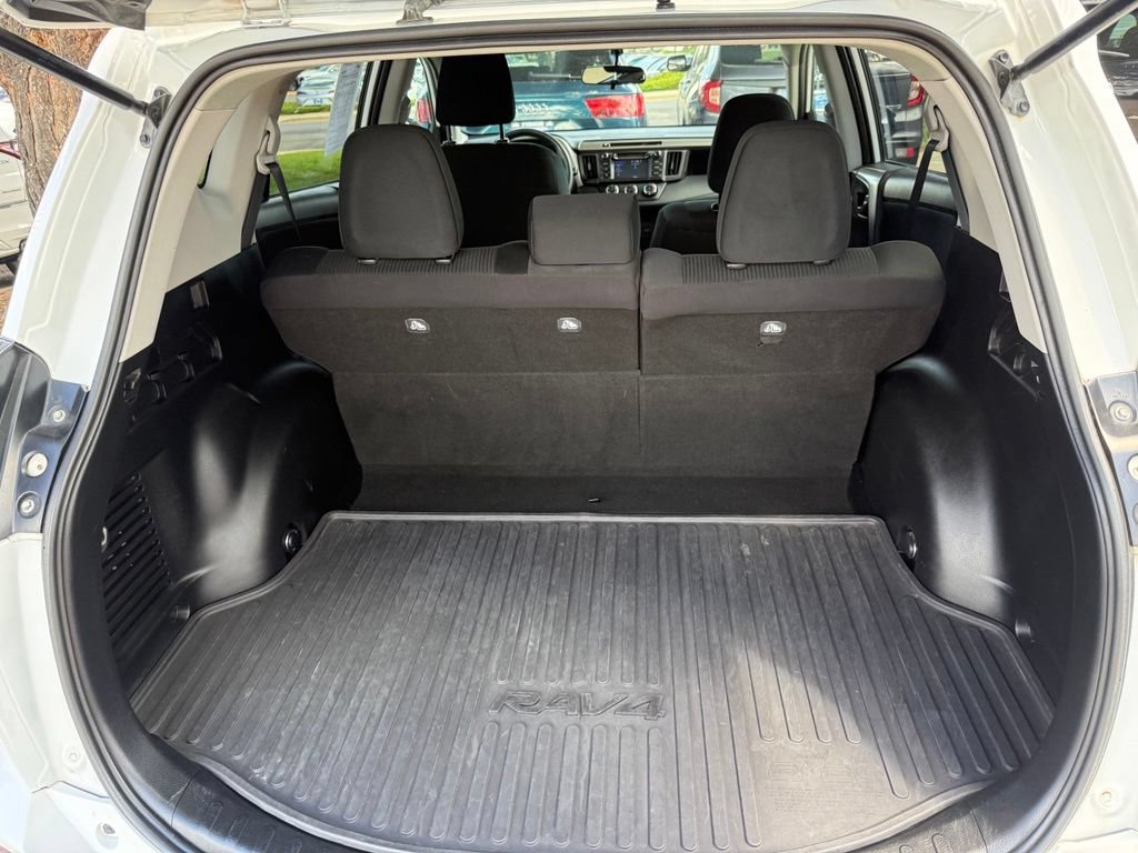 Used 2016 Toyota RAV4 LE AWD/4WD image 16