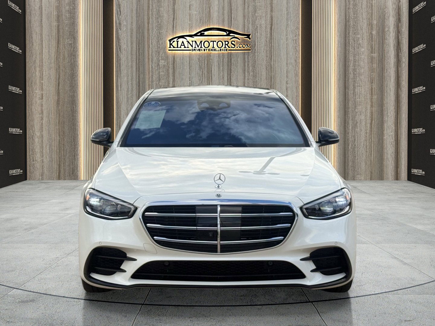 Used 2022 Mercedes-Benz S 580 4MATIC Sedan image 2