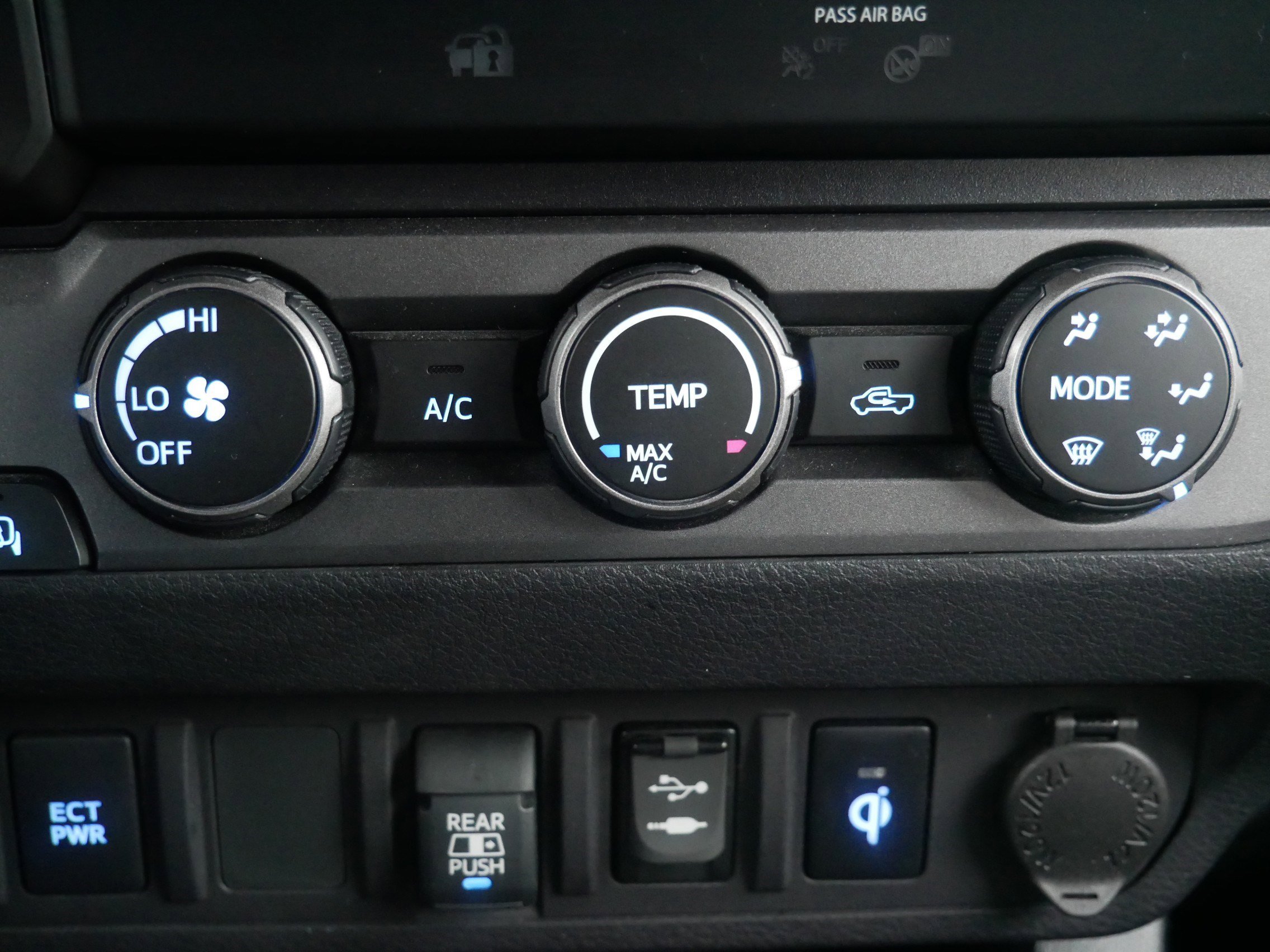 Used 2019 Toyota Tacoma TRD Sport image 23