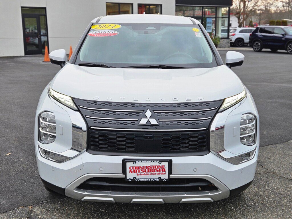 Used 2024 Mitsubishi Outlander SE image 8