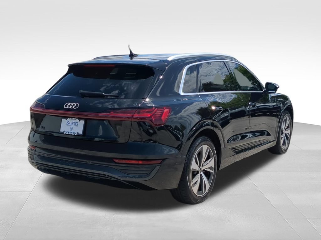 Used 2024 Audi Q8 e-tron Premium Plus w/ Premium Plus Package AWD/4WD image 3