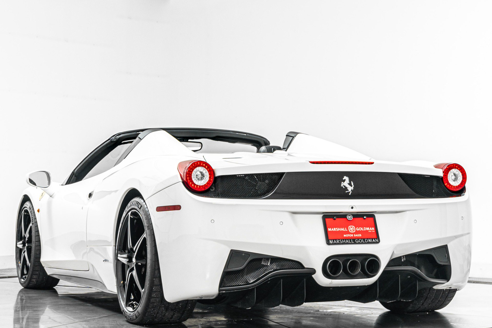 Used 2015 Ferrari 458 Spider RWD image 7