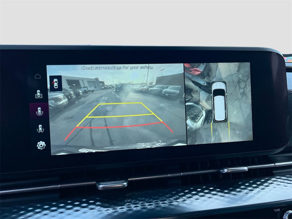 Used 2022 Kia Carnival SX Prestige image 14