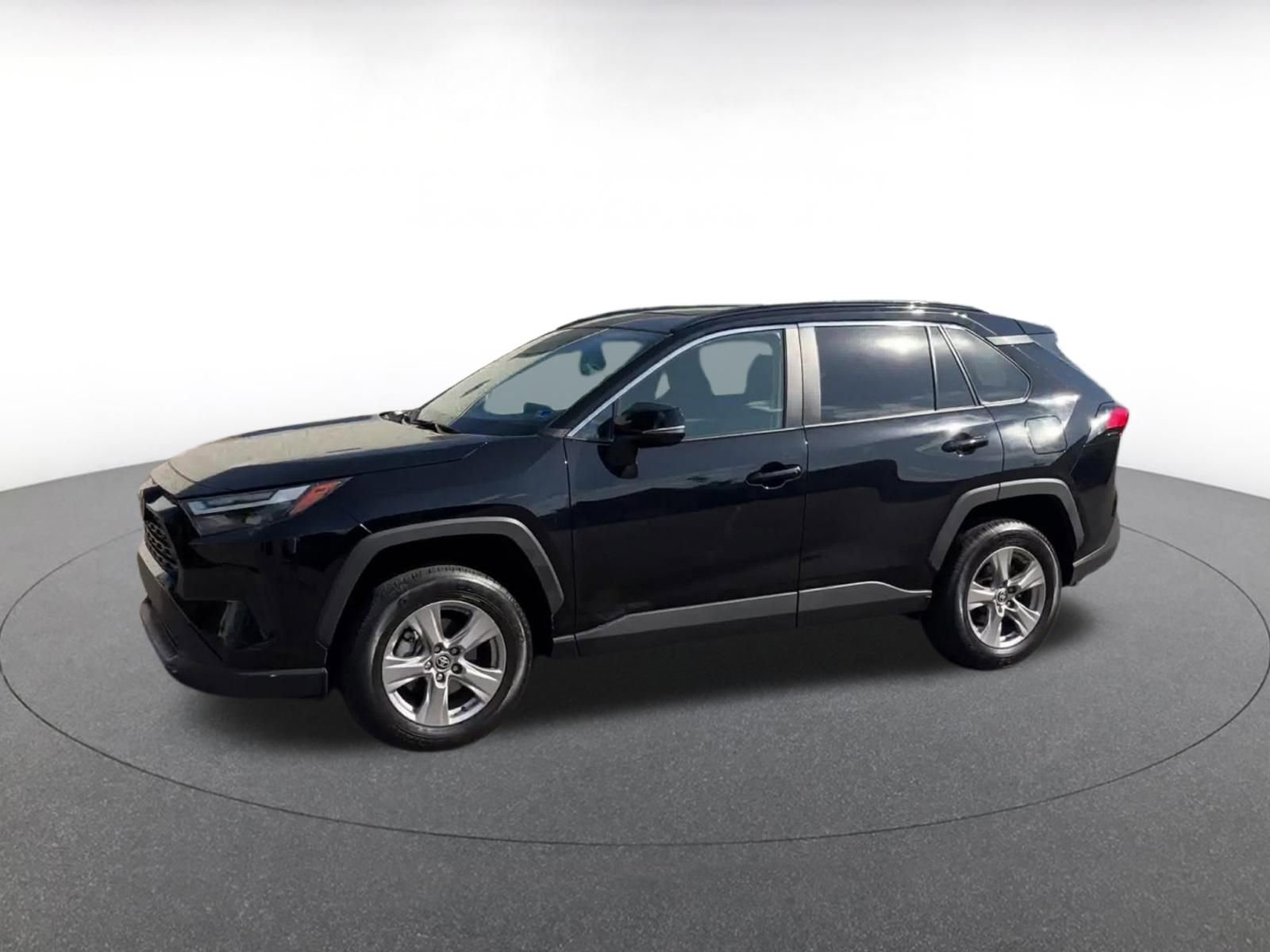 Used 2025 Toyota RAV4 XLE w/ Convenience Package AWD/4WD image 8
