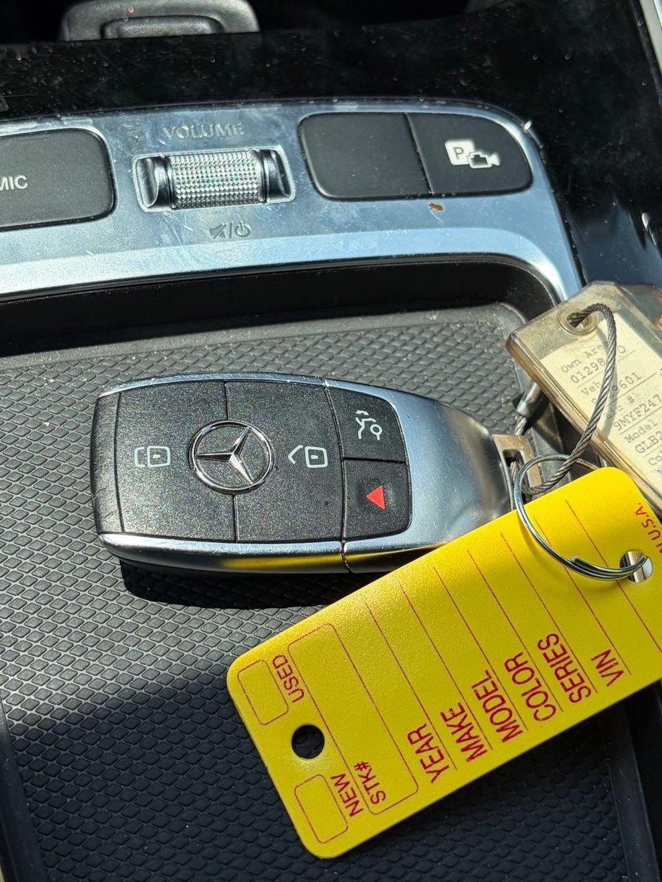 Used 2025 Mercedes-Benz GLB 250 image 12