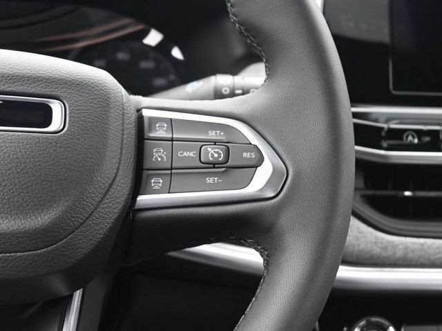 New 2025 Jeep Compass Latitude w/ Sun & Sound Group AWD/4WD image 29