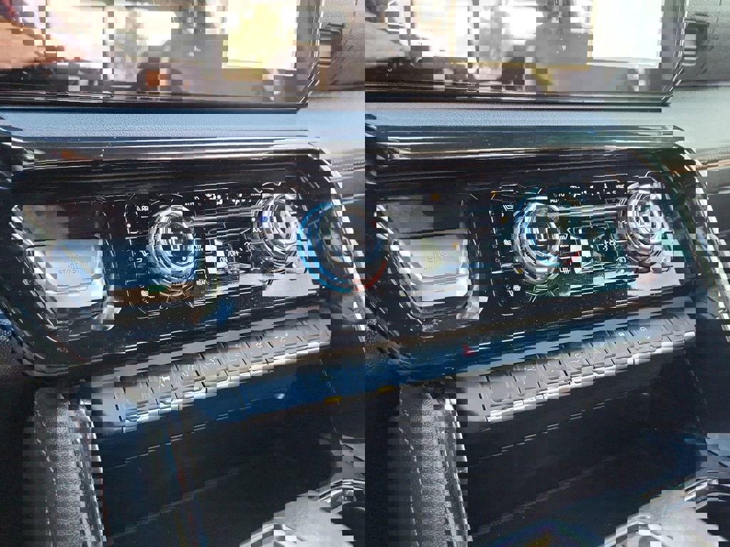 Used 2022 GMC Sierra 1500 AT4 w/ AT4 Preferred Package image 26