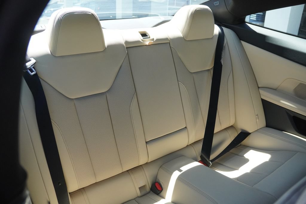 Used 2025 BMW 430i Coupe w/ Premium Package RWD image 31