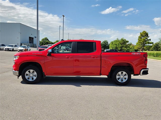 Used 2025 Chevrolet Silverado 1500 LT image 4