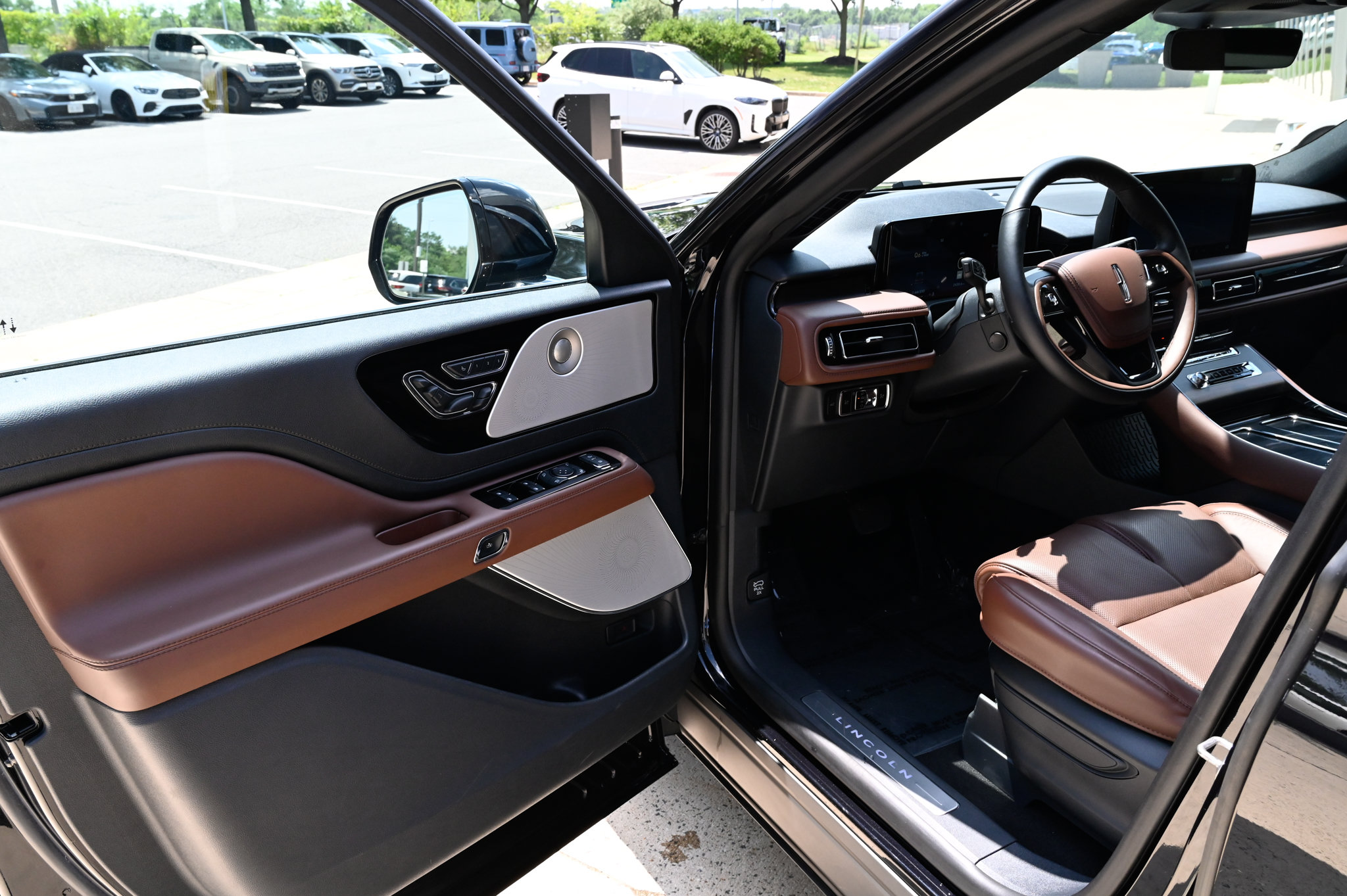 Used 2026 Lincoln Aviator Reserve AWD/4WD image 15